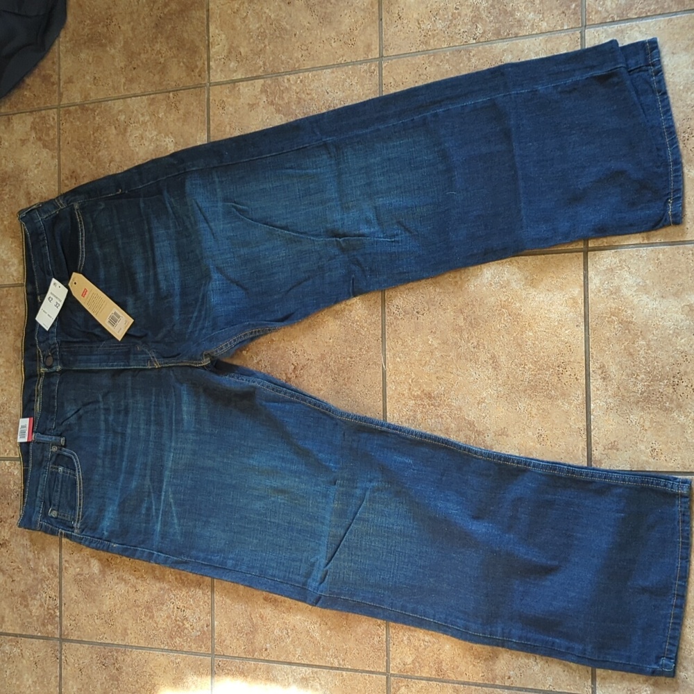 Men's Levi's 569 Loose Straight size 42x32 Jeans